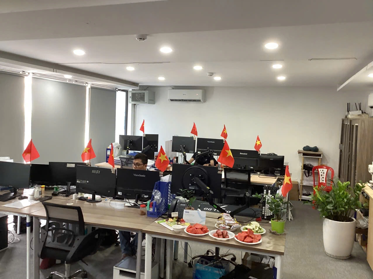 INS Energy tổ chức Happy Hour tháng 4: Hướng về ngày 30/4 lịch sử