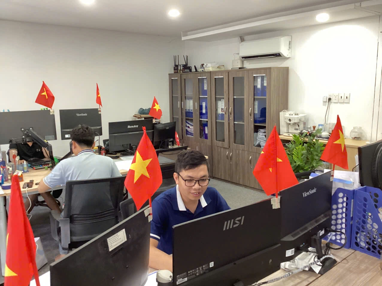 INS Energy tổ chức Happy Hour tháng 4: Hướng về ngày 30/4 lịch sử