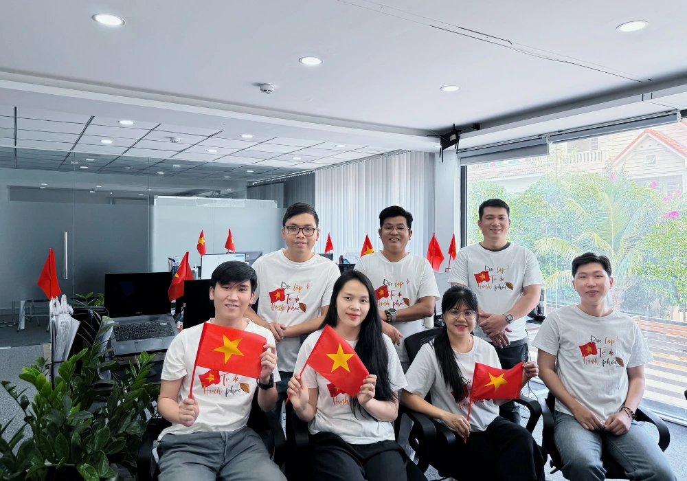 INS Energy tổ chức Happy Hour tháng 4: Hướng về ngày 30/4 lịch sử