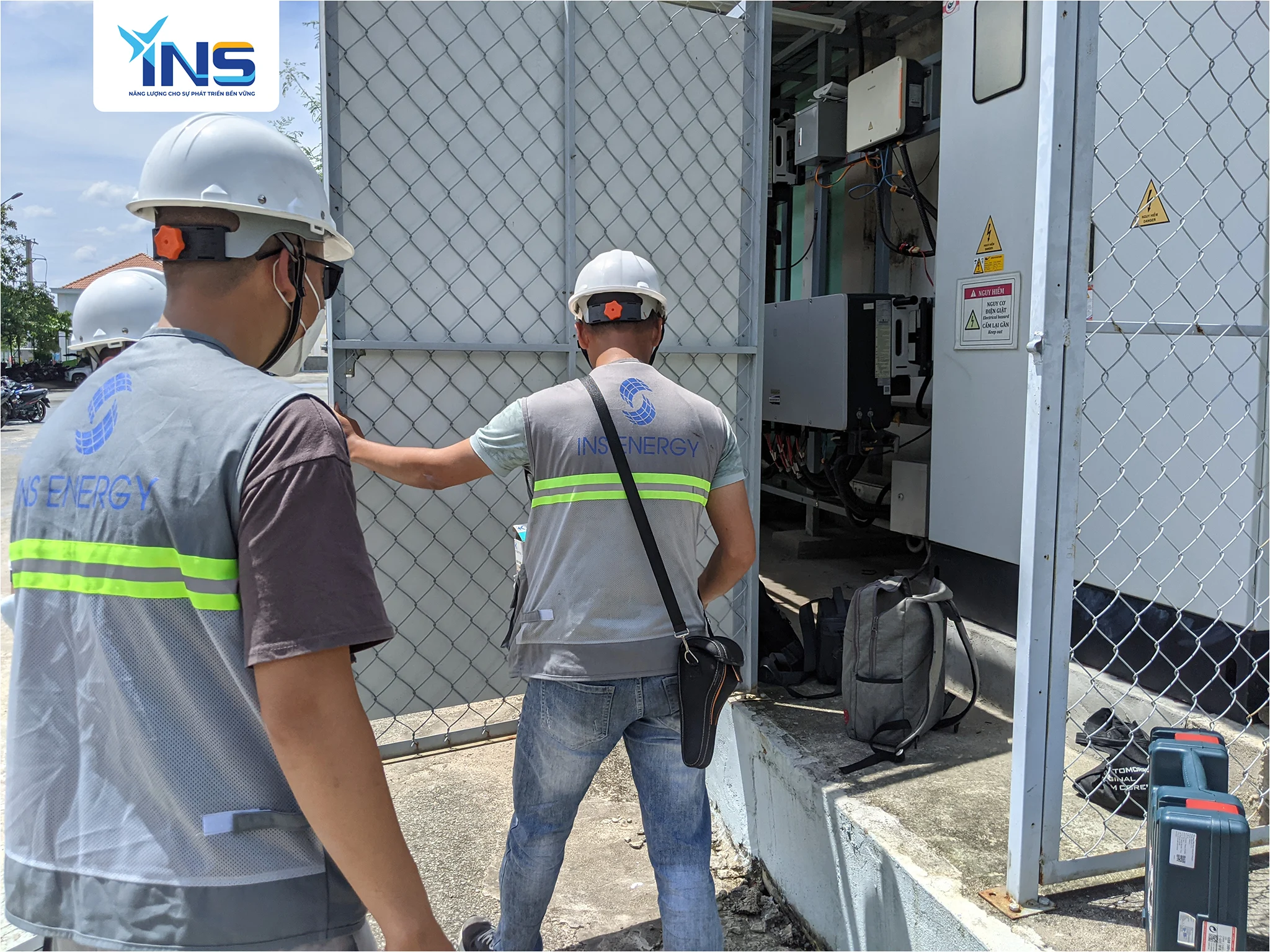 An toàn bảo trì hệ thống điện mặt trời trên mái nhà xưởng